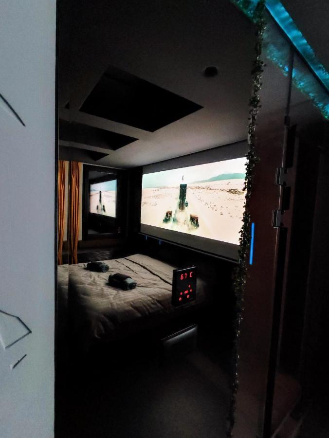 Pentlux - Spa Penthouse In The Heart Of スコピエ エクステリア 写真