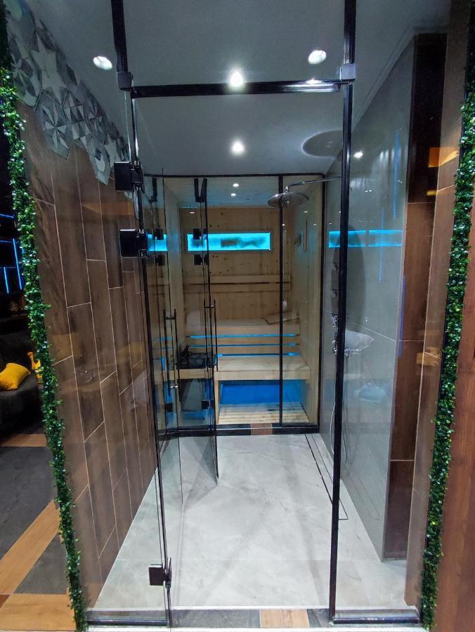 Pentlux - Spa Penthouse In The Heart Of スコピエ エクステリア 写真