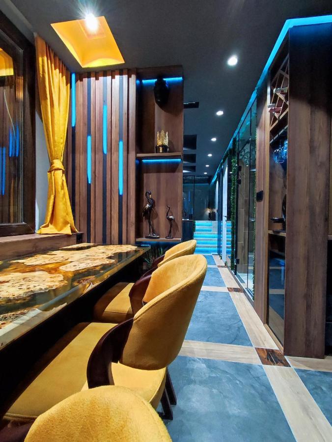 Pentlux - Spa Penthouse In The Heart Of スコピエ エクステリア 写真